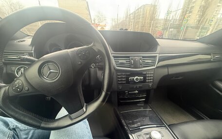 Mercedes-Benz E-Класс, 2011 год, 1 890 000 рублей, 4 фотография