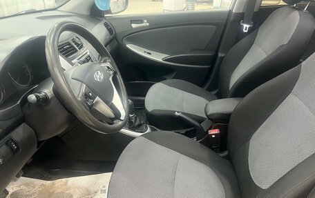 Hyundai Solaris II рестайлинг, 2013 год, 670 000 рублей, 6 фотография