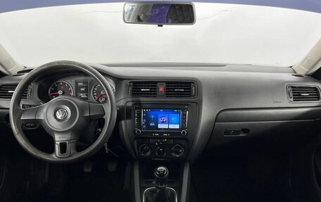 Volkswagen Jetta VI, 2013 год, 900 000 рублей, 11 фотография
