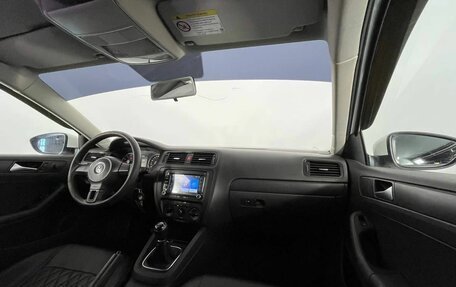 Volkswagen Jetta VI, 2013 год, 900 000 рублей, 12 фотография