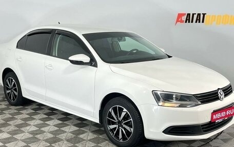 Volkswagen Jetta VI, 2013 год, 900 000 рублей, 3 фотография