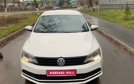 Volkswagen Jetta VI, 2015 год, 1 000 000 рублей, 1 фотография