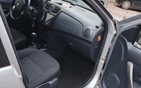 Renault Sandero II рестайлинг, 2015 год, 950 000 рублей, 14 фотография