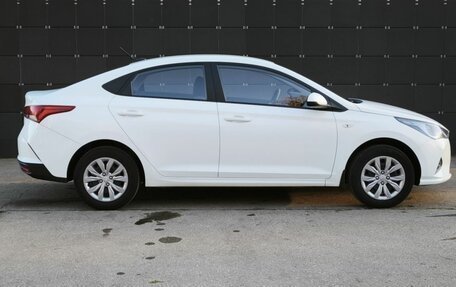 Hyundai Solaris II рестайлинг, 2021 год, 1 350 000 рублей, 4 фотография