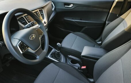 Hyundai Solaris II рестайлинг, 2021 год, 1 350 000 рублей, 17 фотография