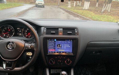 Volkswagen Jetta VI, 2015 год, 1 000 000 рублей, 13 фотография