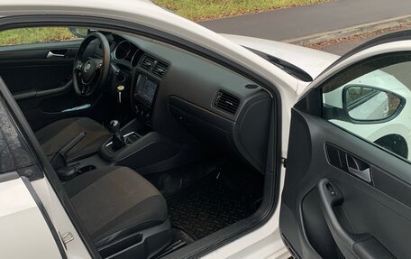 Volkswagen Jetta VI, 2015 год, 1 000 000 рублей, 10 фотография