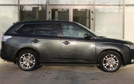 Mitsubishi Outlander III рестайлинг 3, 2013 год, 1 300 000 рублей, 4 фотография