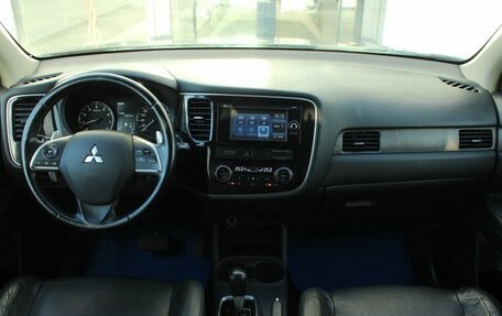 Mitsubishi Outlander III рестайлинг 3, 2013 год, 1 300 000 рублей, 15 фотография
