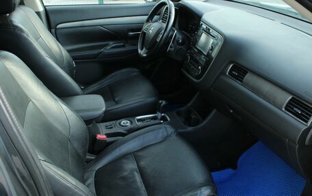 Mitsubishi Outlander III рестайлинг 3, 2013 год, 1 300 000 рублей, 14 фотография