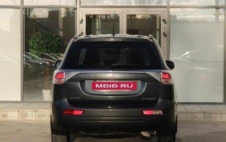 Mitsubishi Outlander III рестайлинг 3, 2013 год, 1 300 000 рублей, 6 фотография