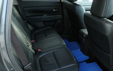 Mitsubishi Outlander III рестайлинг 3, 2013 год, 1 300 000 рублей, 26 фотография