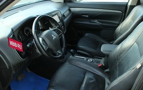 Mitsubishi Outlander III рестайлинг 3, 2013 год, 1 300 000 рублей, 13 фотография