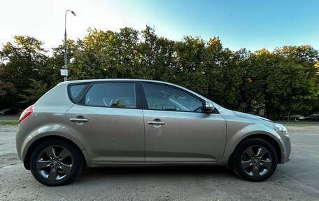 KIA cee'd I рестайлинг, 2010 год, 850 000 рублей, 3 фотография