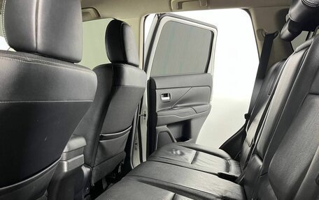 Mitsubishi Outlander III рестайлинг 3, 2012 год, 1 400 000 рублей, 9 фотография