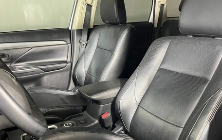 Mitsubishi Outlander III рестайлинг 3, 2012 год, 1 400 000 рублей, 28 фотография