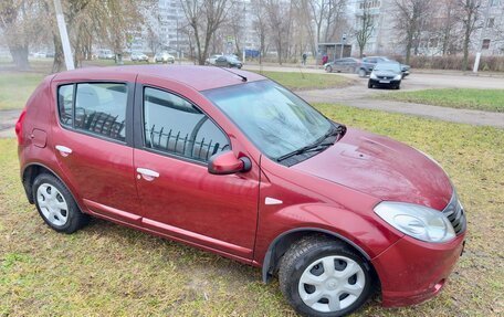 Renault Sandero I, 2012 год, 495 000 рублей, 2 фотография