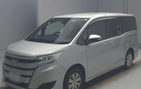 Toyota Noah III, 2021 год, 1 910 000 рублей, 1 фотография