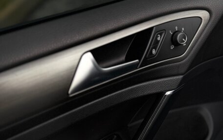 Volkswagen Golf VII, 2013 год, 988 000 рублей, 30 фотография