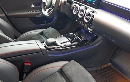 Mercedes-Benz A-Класс AMG, 2021 год, 6 000 000 рублей, 16 фотография