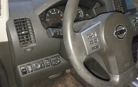 Nissan Navara (Frontier), 2010 год, 970 000 рублей, 3 фотография