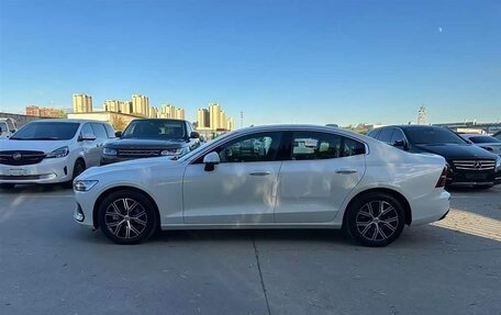 Volvo S60 III, 2024 год, 4 103 801 рублей, 5 фотография