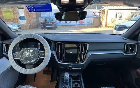 Volvo S60 III, 2024 год, 4 103 801 рублей, 6 фотография