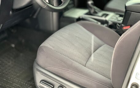 Toyota Land Cruiser Prado 150 рестайлинг 2, 2019 год, 4 870 000 рублей, 19 фотография