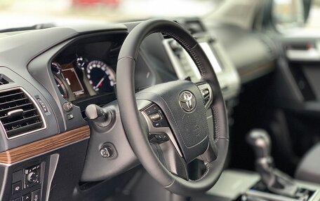 Toyota Land Cruiser Prado 150 рестайлинг 2, 2019 год, 4 870 000 рублей, 20 фотография