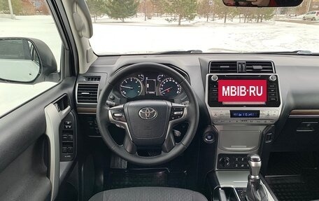 Toyota Land Cruiser Prado 150 рестайлинг 2, 2019 год, 4 870 000 рублей, 21 фотография