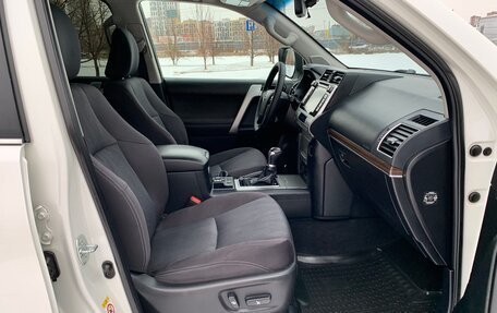 Toyota Land Cruiser Prado 150 рестайлинг 2, 2019 год, 4 870 000 рублей, 29 фотография