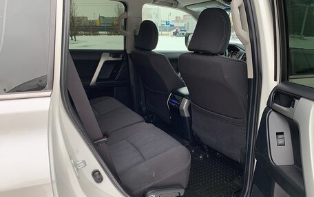 Toyota Land Cruiser Prado 150 рестайлинг 2, 2019 год, 4 870 000 рублей, 34 фотография