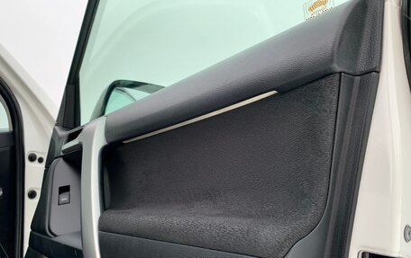 Toyota Land Cruiser Prado 150 рестайлинг 2, 2019 год, 4 870 000 рублей, 32 фотография