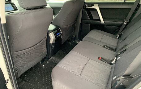 Toyota Land Cruiser Prado 150 рестайлинг 2, 2019 год, 4 870 000 рублей, 37 фотография