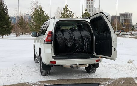 Toyota Land Cruiser Prado 150 рестайлинг 2, 2019 год, 4 870 000 рублей, 38 фотография