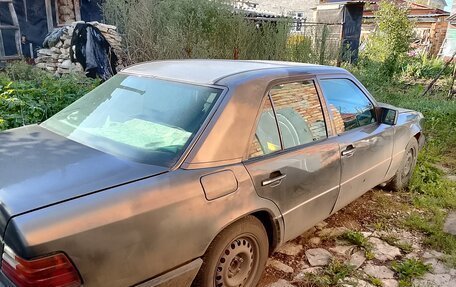 Mercedes-Benz E-Класс, 1993 год, 200 000 рублей, 2 фотография