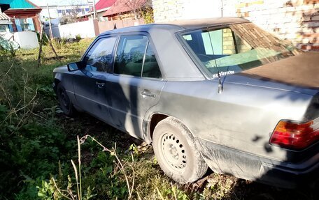 Mercedes-Benz E-Класс, 1993 год, 200 000 рублей, 3 фотография