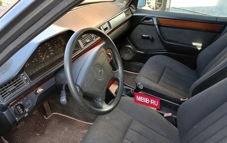 Mercedes-Benz E-Класс, 1993 год, 200 000 рублей, 8 фотография