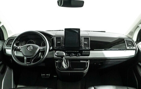 Volkswagen Multivan T6 рестайлинг, 2018 год, 4 299 700 рублей, 13 фотография