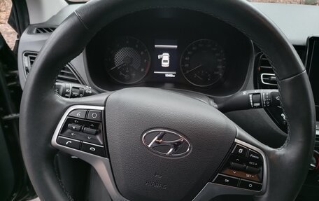 Hyundai Solaris II рестайлинг, 2021 год, 900 000 рублей, 14 фотография