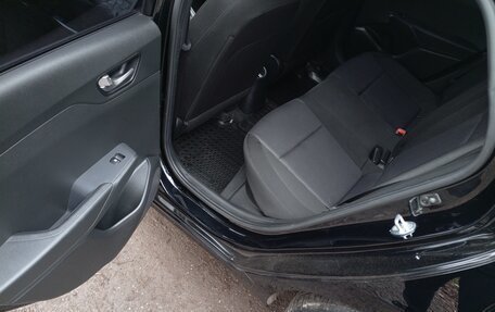 Hyundai Solaris II рестайлинг, 2021 год, 900 000 рублей, 23 фотография