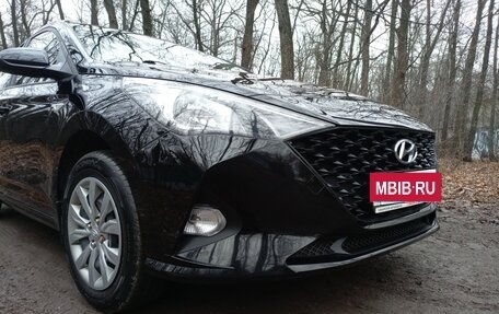 Hyundai Solaris II рестайлинг, 2021 год, 900 000 рублей, 10 фотография