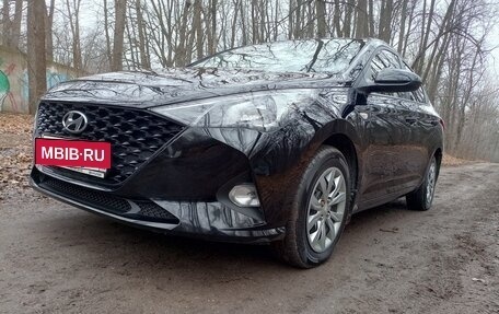 Hyundai Solaris II рестайлинг, 2021 год, 900 000 рублей, 19 фотография