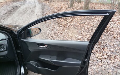 Hyundai Solaris II рестайлинг, 2021 год, 900 000 рублей, 26 фотография