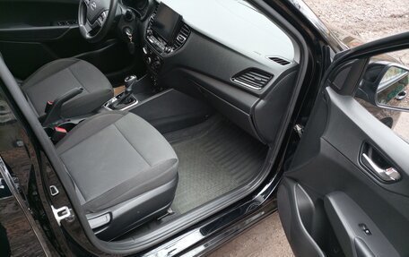 Hyundai Solaris II рестайлинг, 2021 год, 900 000 рублей, 27 фотография