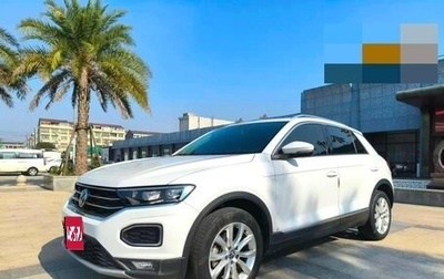 Volkswagen T-Roc I, 2022 год, 1 690 000 рублей, 1 фотография