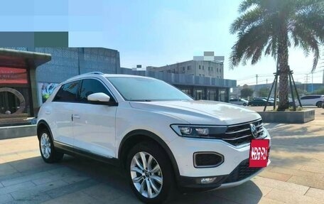 Volkswagen T-Roc I, 2022 год, 1 690 000 рублей, 3 фотография