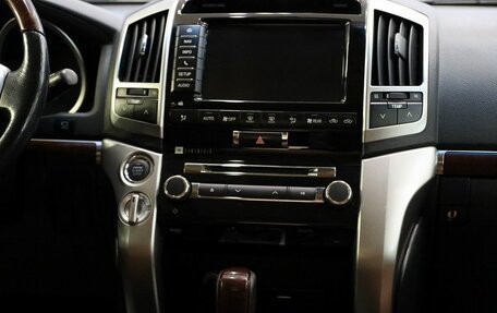 Toyota Land Cruiser 200, 2015 год, 5 000 000 рублей, 18 фотография