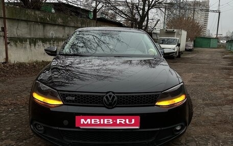 Volkswagen Jetta VI, 2013 год, 1 050 000 рублей, 4 фотография