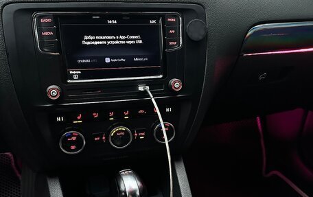 Volkswagen Jetta VI, 2013 год, 1 050 000 рублей, 22 фотография